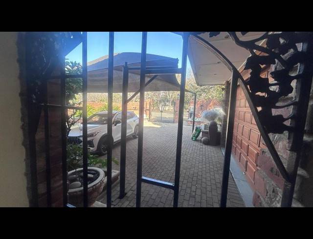 5 BEDROOM HOUSE FOR SALE IN STANDERTON CENTRAL